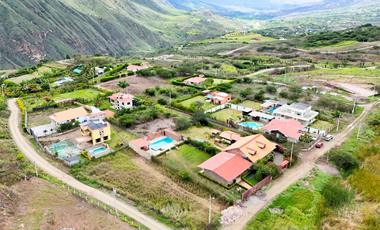 En Venta Amplio  Terreno en Yunguilla