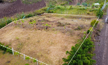 En Venta Amplio  Terreno en Yunguilla