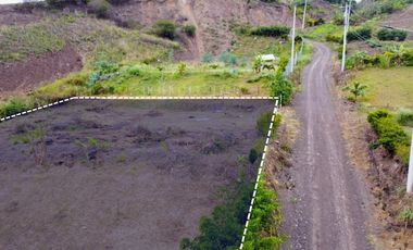 En Venta Amplio  Terreno en Yunguilla