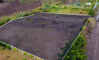 En Venta Amplio  Terreno en Yunguilla