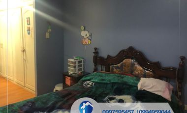 Venta de Casa de 4 Habitaciones, Sector Racar, Cerca de Plaza Racar, Cuenca