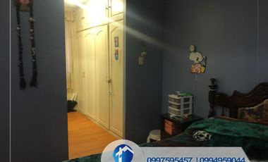Venta de Casa de 4 Habitaciones, Sector Racar, Cerca de Plaza Racar, Cuenca