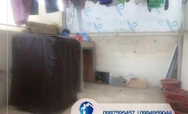 Venta de Casa de 4 Habitaciones, Sector Racar, Cerca de Plaza Racar, Cuenca