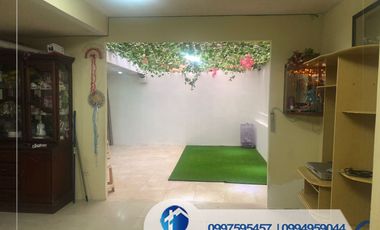 Venta de Casa de 4 Habitaciones, Sector Racar, Cerca de Plaza Racar, Cuenca