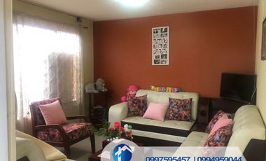Venta de Casa de 4 Habitaciones, Sector Racar, Cerca de Plaza Racar, Cuenca
