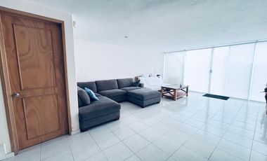 Casa en RENTA, Calle Marques Villa del Villar del Aguila 976 Col. Lomas del Marques Querétaro