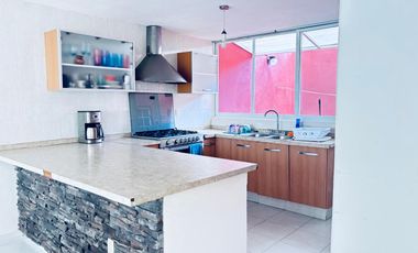 Casa en RENTA, Calle Marques Villa del Villar del Aguila 976 Col. Lomas del Marques Querétaro