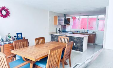 Casa en RENTA, Calle Marques Villa del Villar del Aguila 976 Col. Lomas del Marques Querétaro