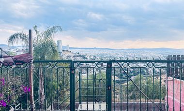 Casa en RENTA, Calle Marques Villa del Villar del Aguila 976 Col. Lomas del Marques Querétaro