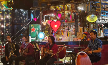 2 Locales en Gran Estación (Esfera) – Rentando con Andrés Carne de Res