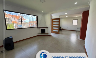 Venta  de Casa Remodelada Sector Las Pencas, Cuenca