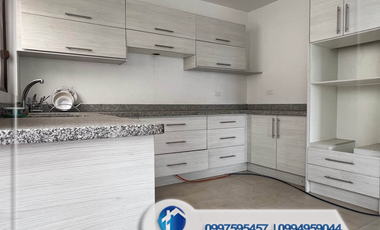 Venta  de Casa Remodelada Sector Las Pencas, Cuenca