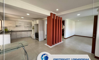 Venta  de Casa Remodelada Sector Las Pencas, Cuenca