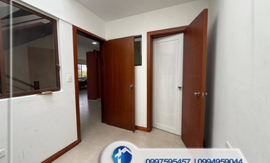 Venta  de Casa Remodelada Sector Las Pencas, Cuenca