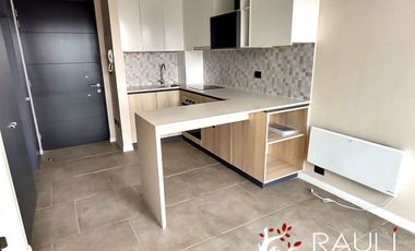 Se arrienda moderno departamento con ubicación privilegiada