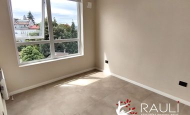 Se arrienda moderno departamento con ubicación privilegiada