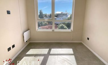 Se arrienda moderno departamento con ubicación privilegiada