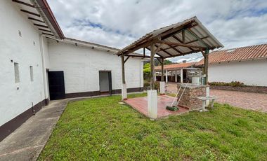 Quinta Dunas en Tabio – 2.447 m² con Teatro Privado y 2 Aptos Independientes