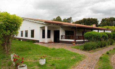 Quinta Dunas en Tabio – 2.447 m² con Teatro Privado y 2 Aptos Independientes