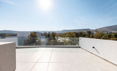 CASA EN VENTA CON 3 RECÁMARAS EN PARQUE MAR EGEO, LOMAS DE ANGELÓPOLIS 3