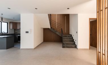 CASA EN VENTA CON 3 RECÁMARAS EN PARQUE MAR EGEO, LOMAS DE ANGELÓPOLIS 3