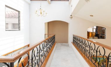 CASA EN VENTA CON 3 RECÁMARAS EN ZAVALETA