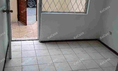 CASA-VENTA! 90m2 a 5mnts Terminal Quitumbe,pertenece a conjunto, a pasos de Av Mariscal Sucre diagonal a Fundeporte. SECTOR LAS CUADRAS