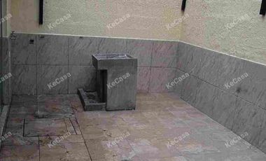 CASA-VENTA! 90m2 a 5mnts Terminal Quitumbe,pertenece a conjunto, a pasos de Av Mariscal Sucre diagonal a Fundeporte. SECTOR LAS CUADRAS