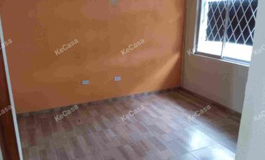 CASA-VENTA! 90m2 a 5mnts Terminal Quitumbe,pertenece a conjunto, a pasos de Av Mariscal Sucre diagonal a Fundeporte. SECTOR LAS CUADRAS