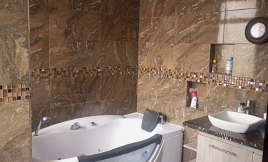 ¡Tu hogar ideal te espera cerca del Super AKI de Narancay, Cuenca! ¡Aprovecha esta oportunidad de hacer este sueño una realidad!