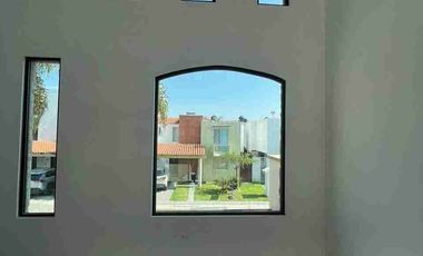 Casa en Fraccionamiento El Refugio Zerezotla