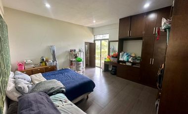 LAS CAÑADAS CASA CON ALBERCA, AMPLIAS TERRAZAS, JARDINES Y BONITAS VISTAS.