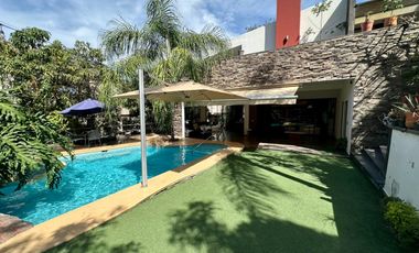 LAS CAÑADAS CASA CON ALBERCA, AMPLIAS TERRAZAS, JARDINES Y BONITAS VISTAS.