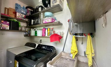 LAS CAÑADAS CASA CON ALBERCA, AMPLIAS TERRAZAS, JARDINES Y BONITAS VISTAS.