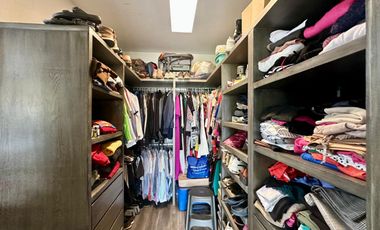 LAS CAÑADAS CASA CON ALBERCA, AMPLIAS TERRAZAS, JARDINES Y BONITAS VISTAS.