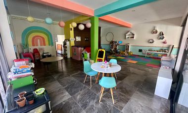 LAS CAÑADAS CASA CON ALBERCA, AMPLIAS TERRAZAS, JARDINES Y BONITAS VISTAS.