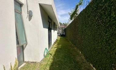 LAS CAÑADAS CASA CON ALBERCA, AMPLIAS TERRAZAS, JARDINES Y BONITAS VISTAS.