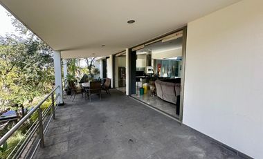 LAS CAÑADAS CASA CON ALBERCA, AMPLIAS TERRAZAS, JARDINES Y BONITAS VISTAS.