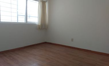 Casa en renta, con Loft anexo, en Jardines de Santa Mónica