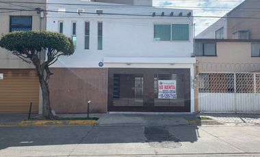 Casa en renta, con Loft anexo, en Jardines de Santa Mónica