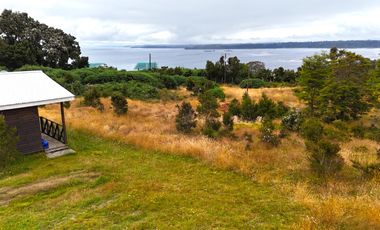 Venta Parcela con 2 Cabañas y Vista al Mar – Panitao, Puerto Montt