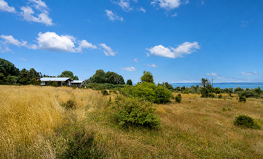 Venta Parcela con 2 Cabañas y Vista al Mar – Panitao, Puerto Montt