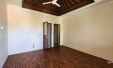 Villa one gate system dijual murah di Nusa Dua.