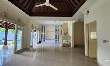 Villa one gate system dijual murah di Nusa Dua.