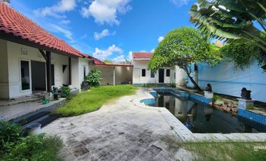 Villa one gate system dijual murah di Nusa Dua.