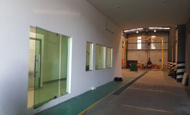 🏡Oficina con bodega en renta en Ciudad del Carmen 📍𝐔𝐛𝐢𝐜𝐚𝐜𝐢ó𝐧: Calle 51A Col. Caleta