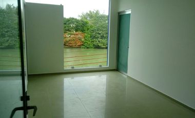 🏡Oficina con bodega en renta en Ciudad del Carmen 📍𝐔𝐛𝐢𝐜𝐚𝐜𝐢ó𝐧: Calle 51A Col. Caleta