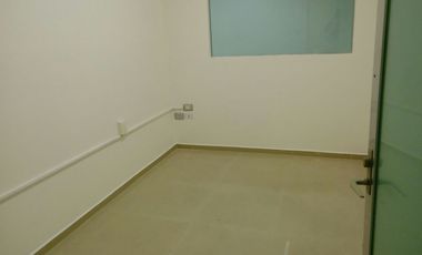 🏡Oficina con bodega en renta en Ciudad del Carmen 📍𝐔𝐛𝐢𝐜𝐚𝐜𝐢ó𝐧: Calle 51A Col. Caleta