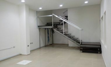 🏡Oficina con bodega en renta en Ciudad del Carmen 📍𝐔𝐛𝐢𝐜𝐚𝐜𝐢ó𝐧: Calle 51A Col. Caleta