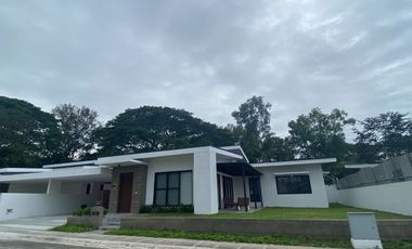 For Rent Mahogany Parc Villa inside Clark Freeport Zone